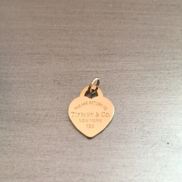 18K Yellow Gold Return to Tiffany Charm (small) - Picture 2 of 4